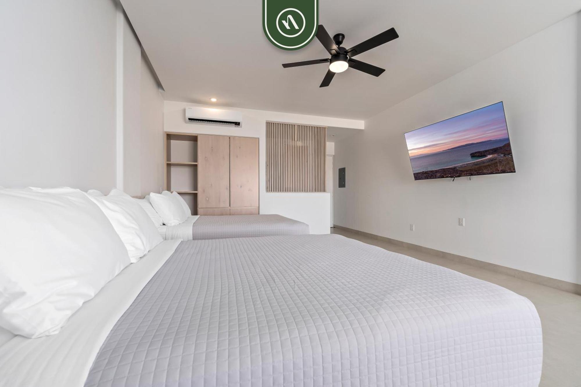 Apartment Near Marina - Downtown - Pool - King *