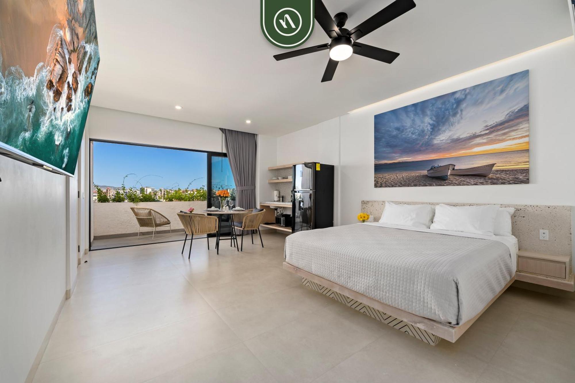 Near Marina - Downtown - Pool - King Apartment Cabo San Lucas