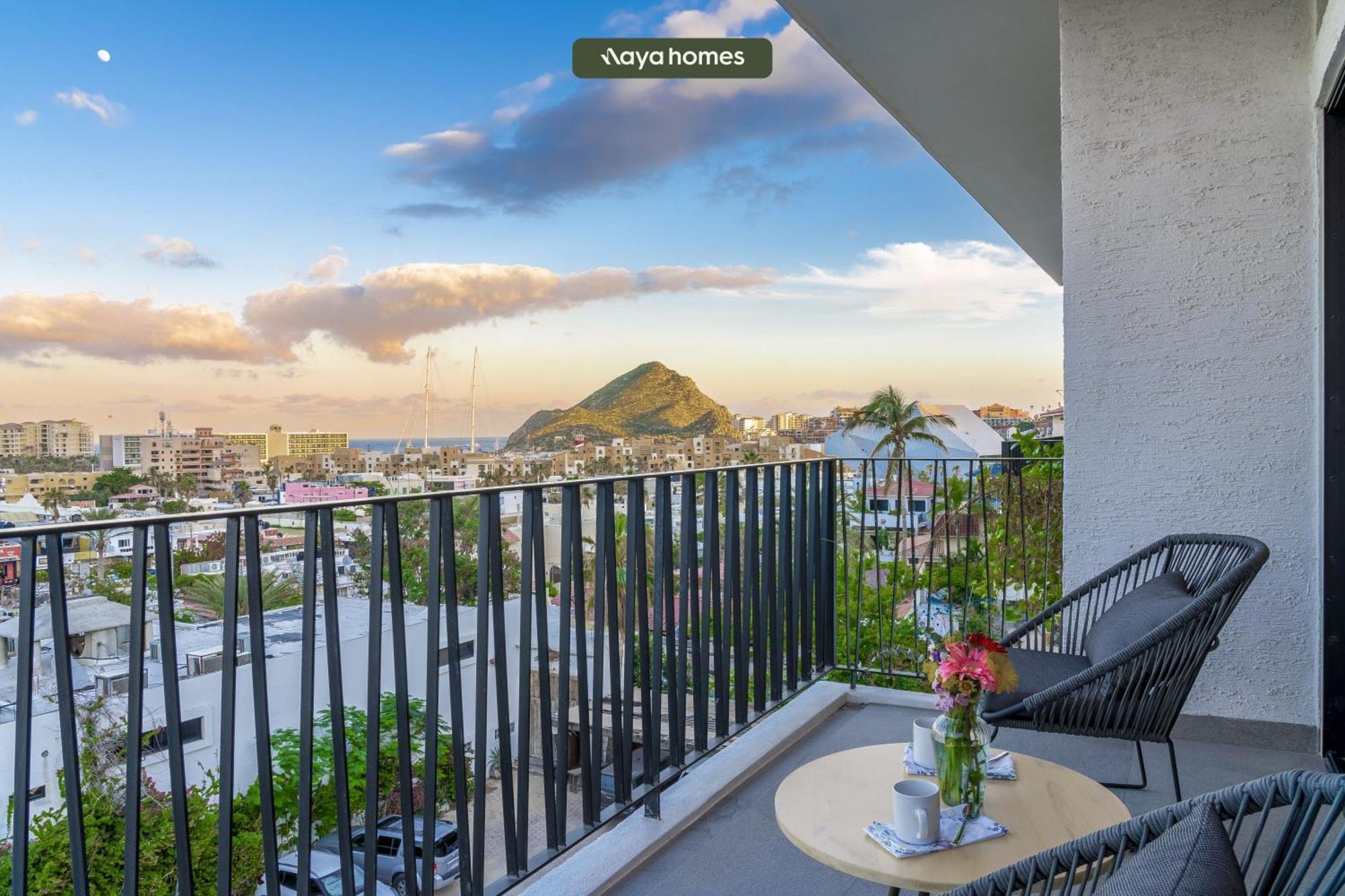 Near Marina - Downtown - Pool - King Apartment *