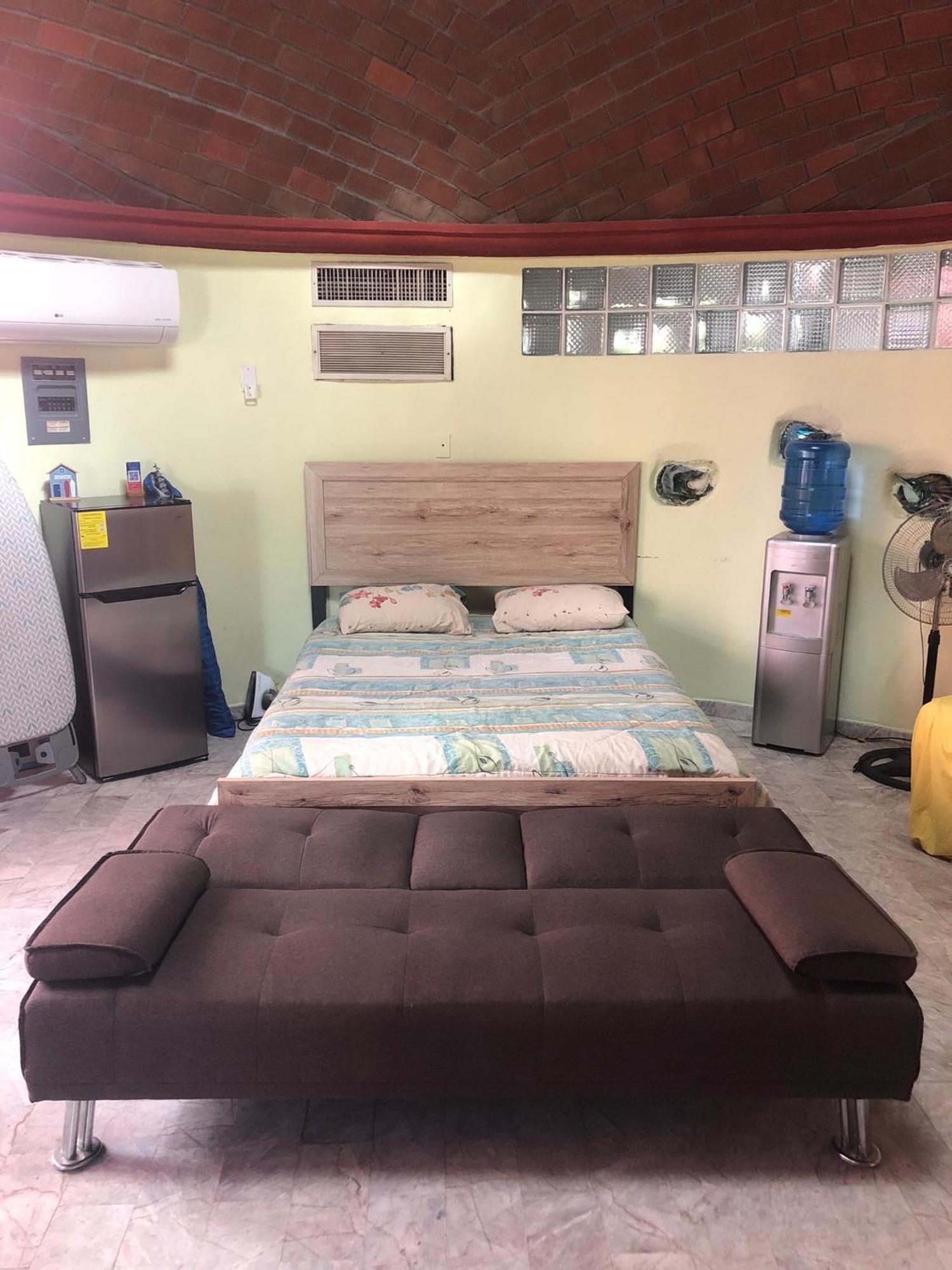 Bungalow And Surf Guest house *