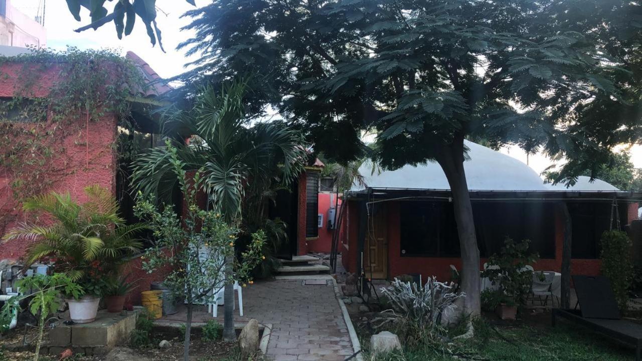 Guest house Bungalow And Surf