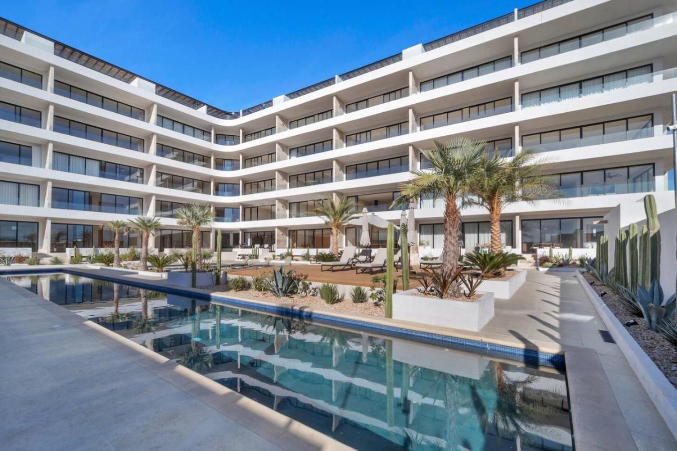 2 Pools Jacuzzi Close To Beaches Rooftop Cozy