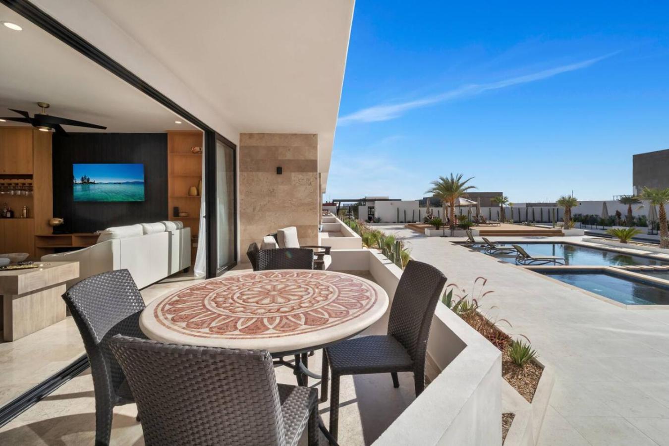2 Pools Jacuzzi Close To Beaches Rooftop Cozy