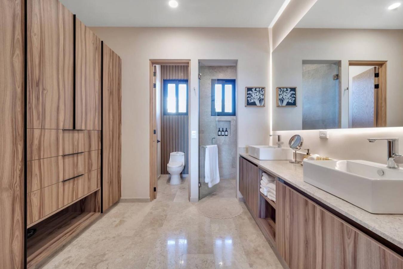 2 Pools Jacuzzi Close To Beaches Rooftop Cozy Holiday home *