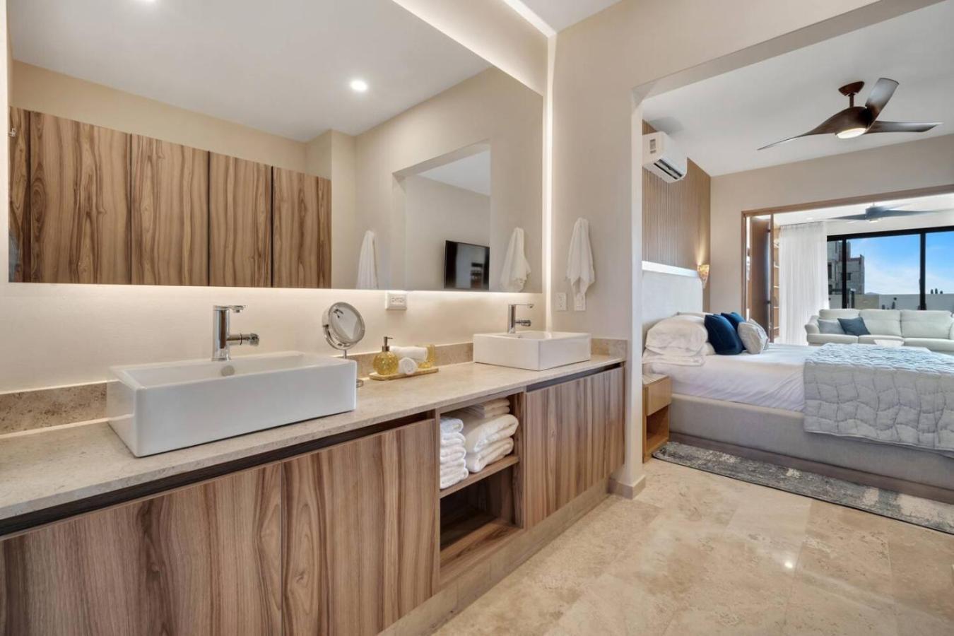 Holiday home 2 Pools Jacuzzi Close To Beaches Rooftop Cozy
