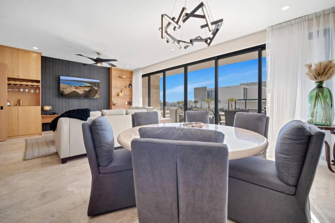 2 Pools Jacuzzi Close To Beaches Rooftop Cozy Holiday home *