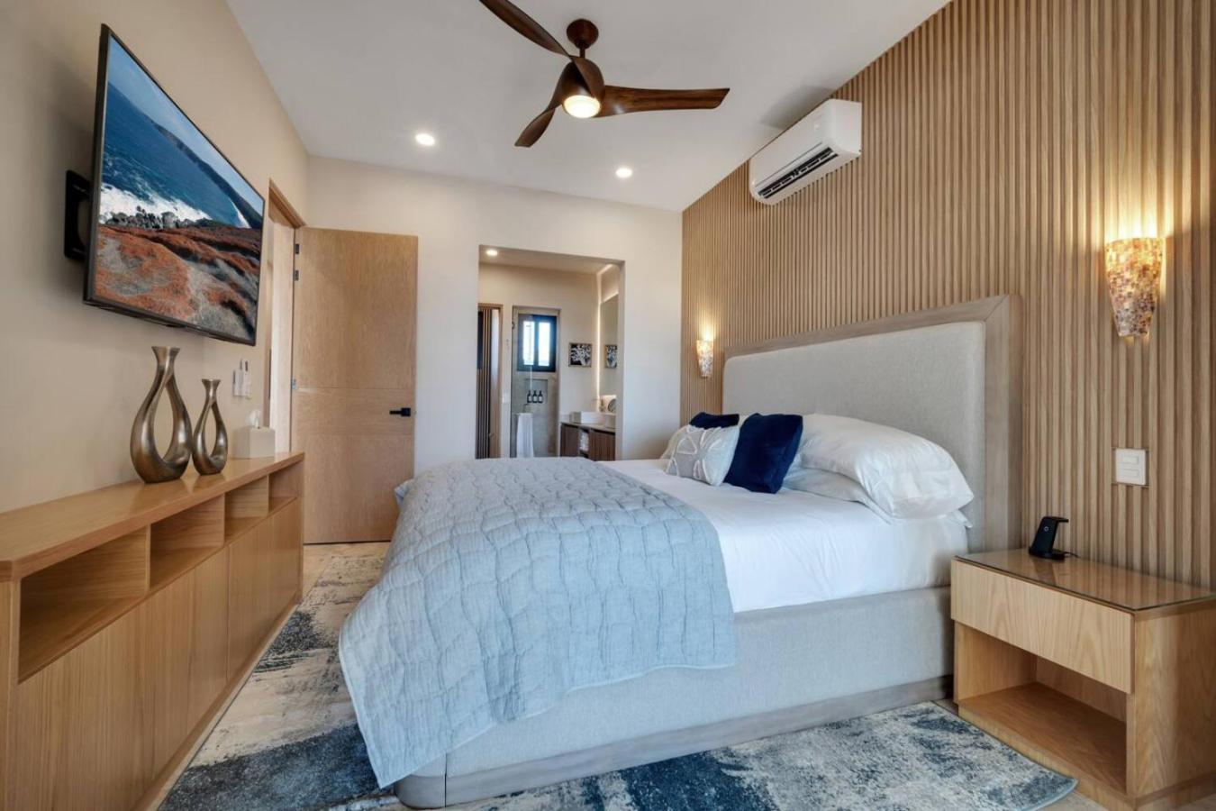 2 Pools Jacuzzi Close To Beaches Rooftop Cozy Holiday home Cabo San Lucas