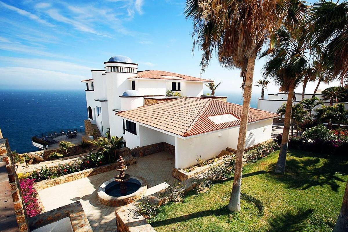 Wake Up To Paradise In Cabo Villa *