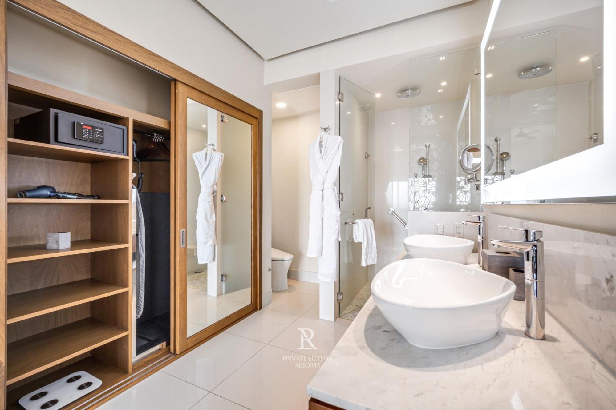 Resort Three Bd Ocean Front Lockoff - La Valencia