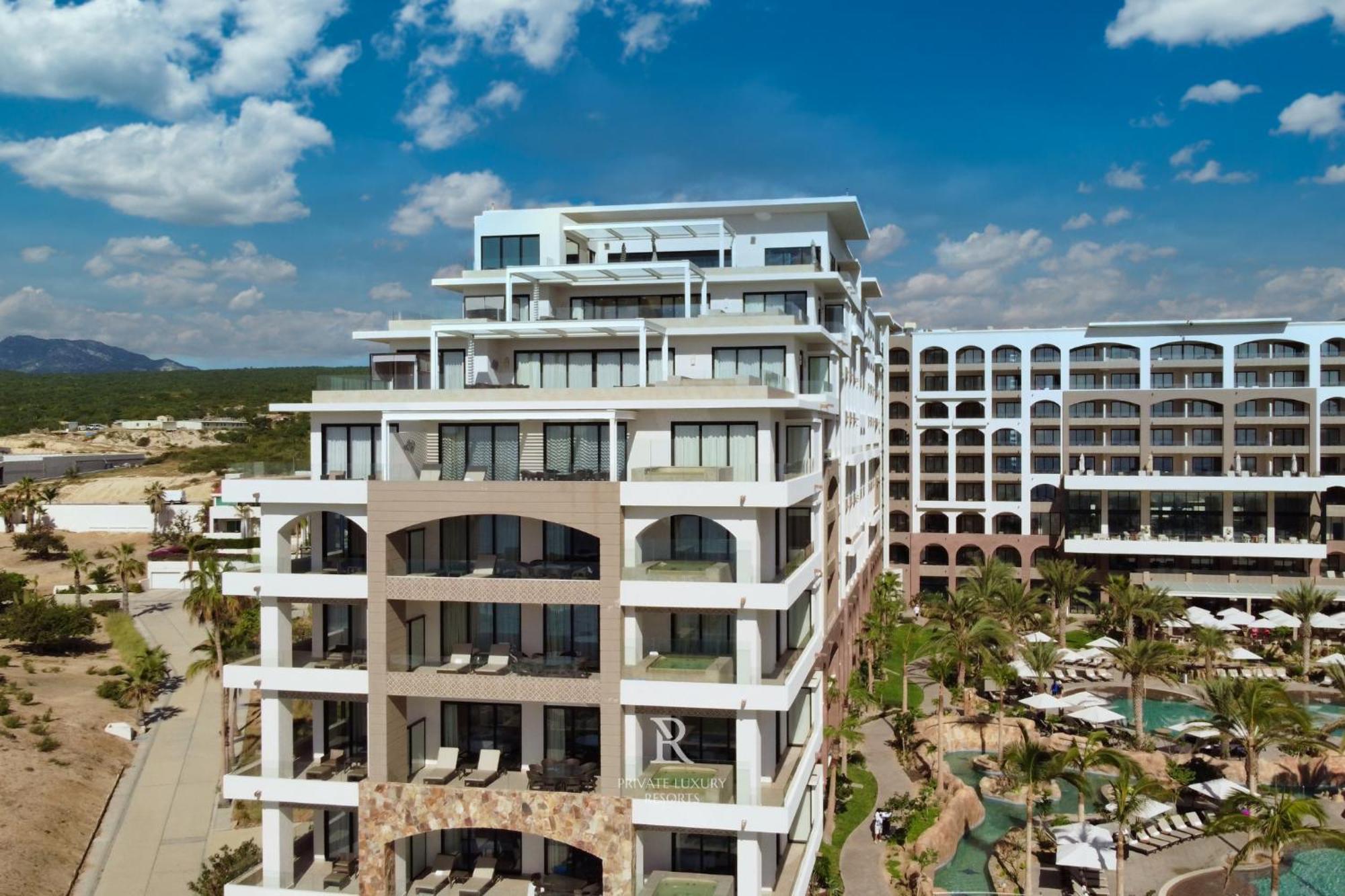 Three Bd Ocean Front Lockoff - La Valencia *