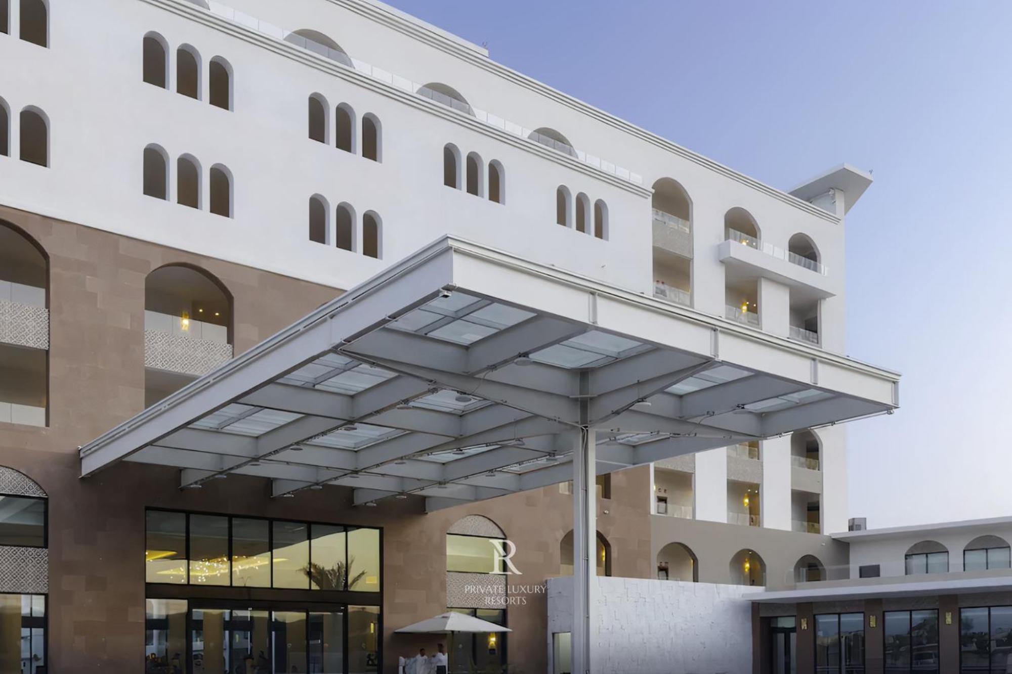 Three Bd Ocean Front Lockoff - La Valencia