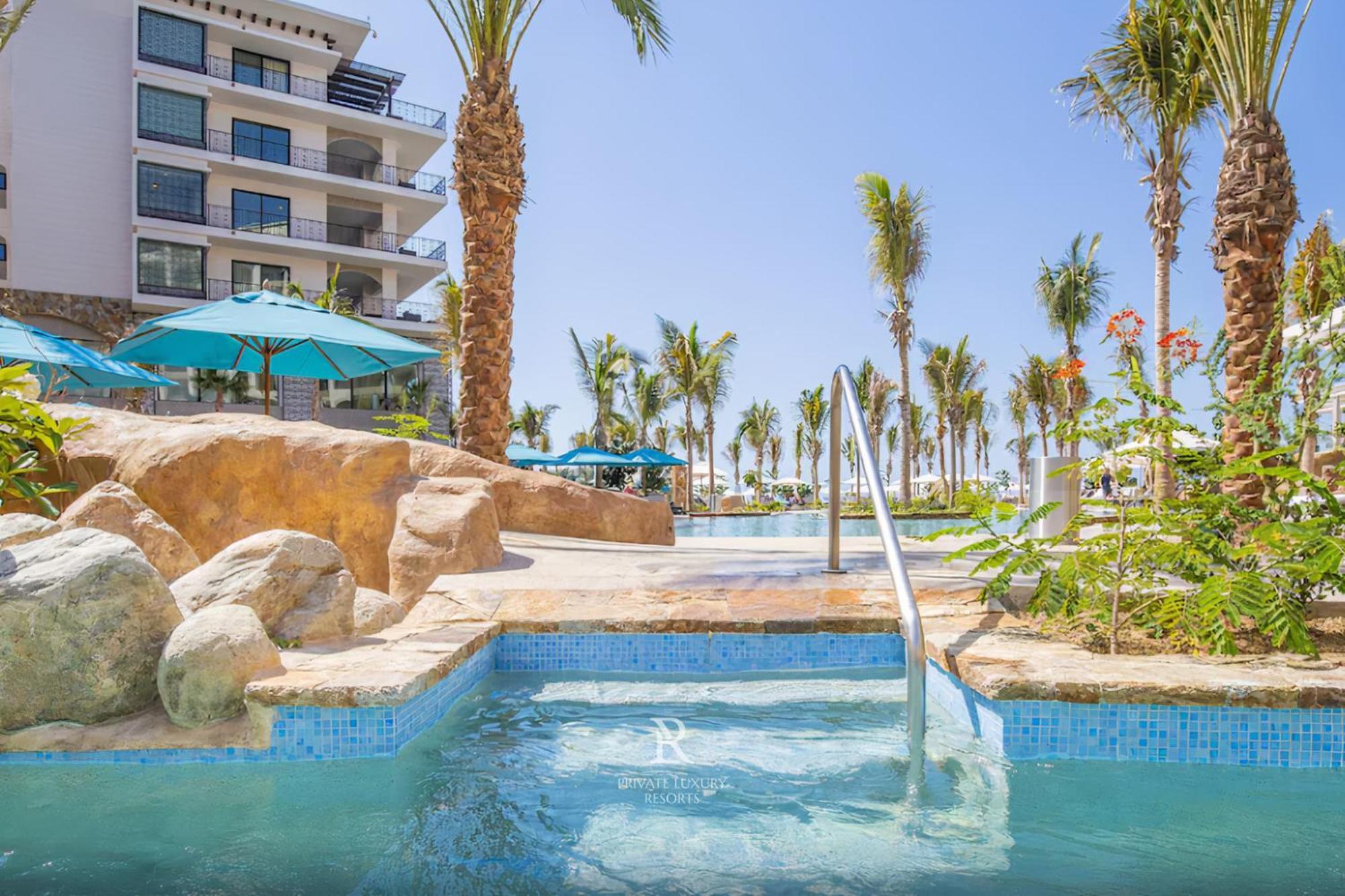 Three Bd Ocean Front Lockoff - La Valencia *
