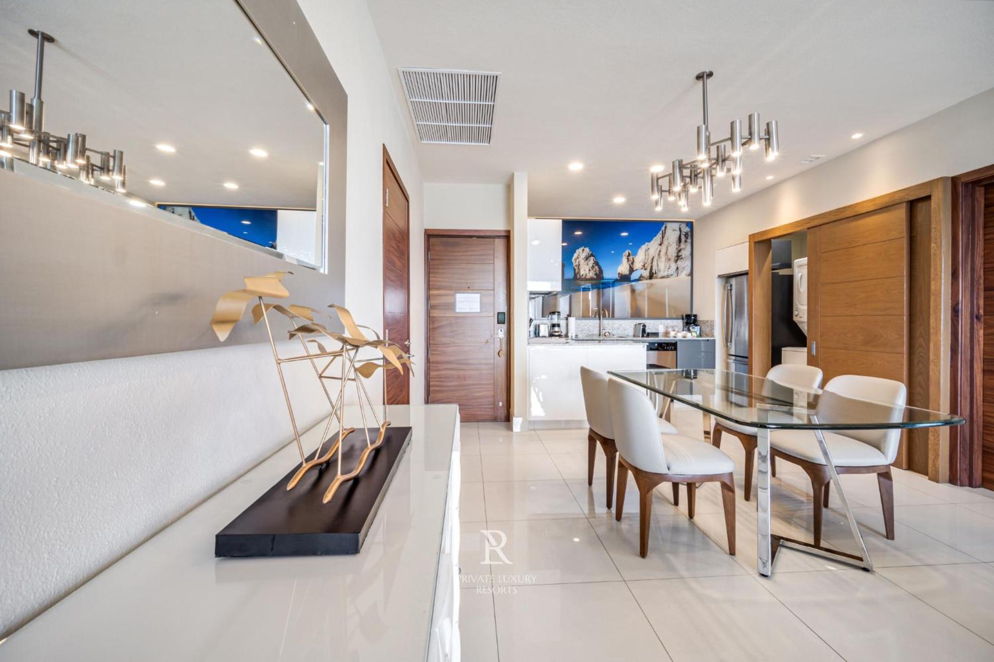 Three Bd Ocean Front Lockoff - La Valencia Resort *