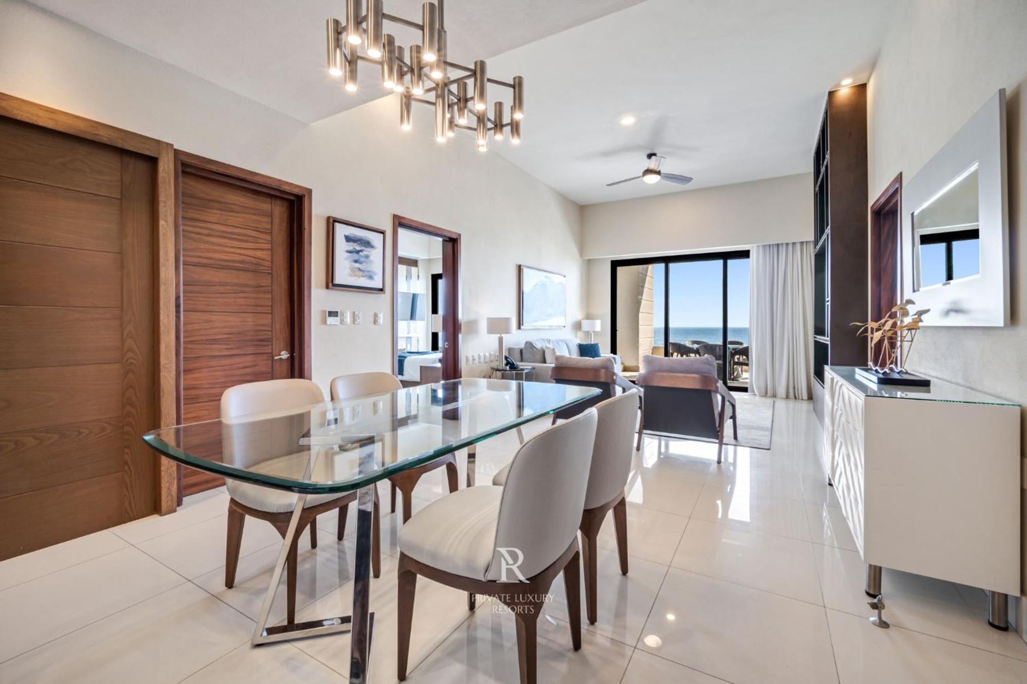 Three Bd Ocean Front Lockoff - La Valencia *