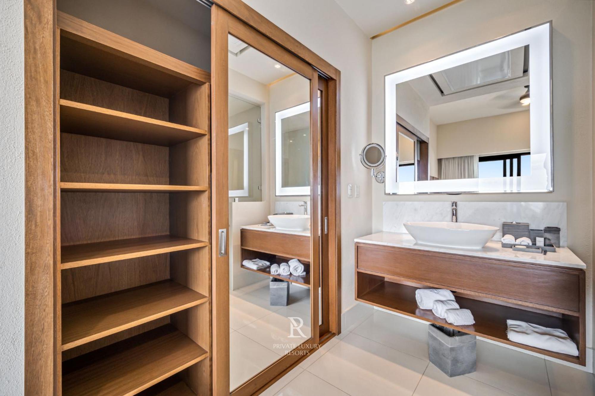 Resort Three Bd Ocean Front Lockoff - La Valencia Cabo San Lucas