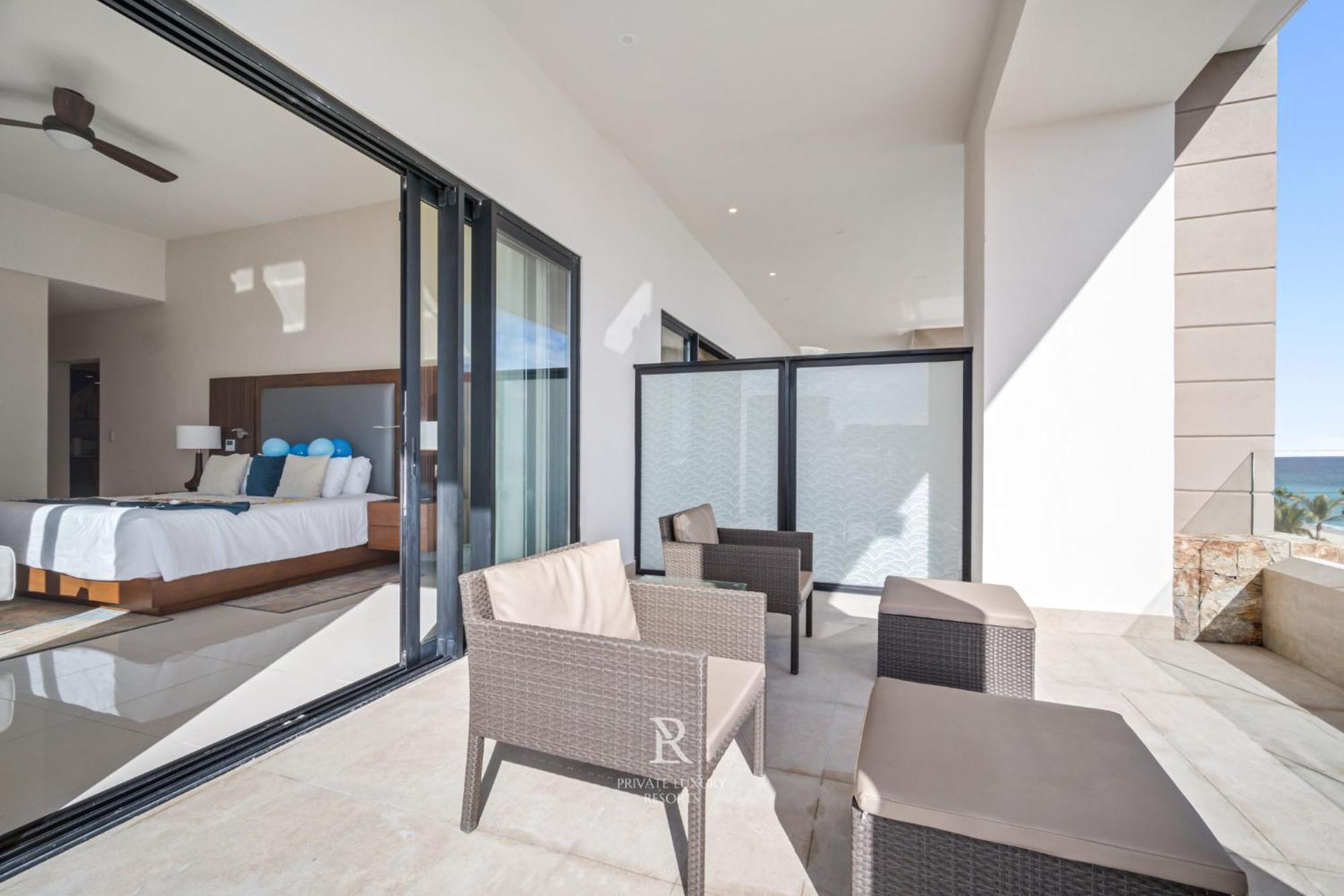 Three Bd Ocean Front Lockoff - La Valencia Resort *