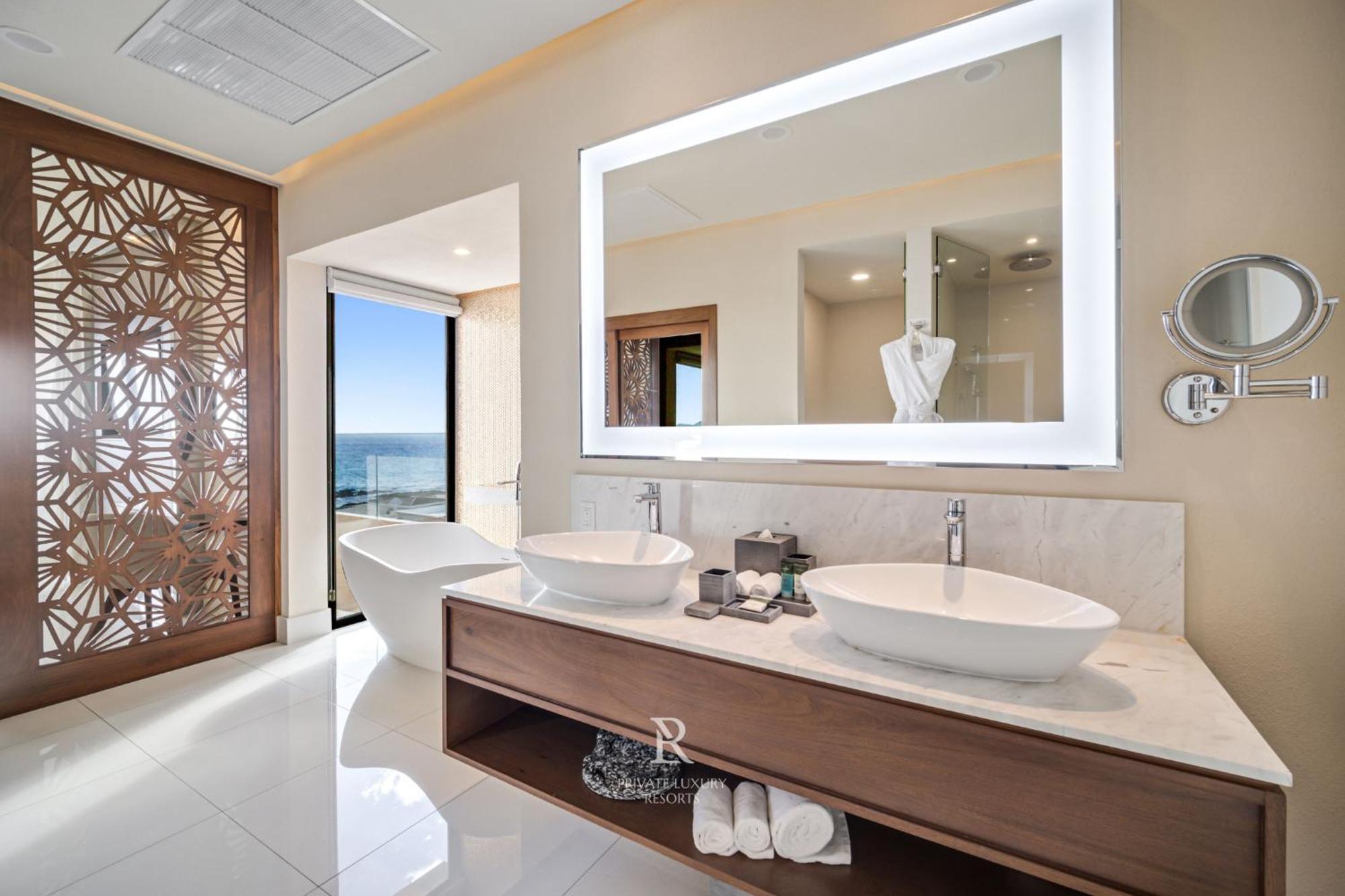 Resort Three Bd Ocean Front Lockoff - La Valencia *