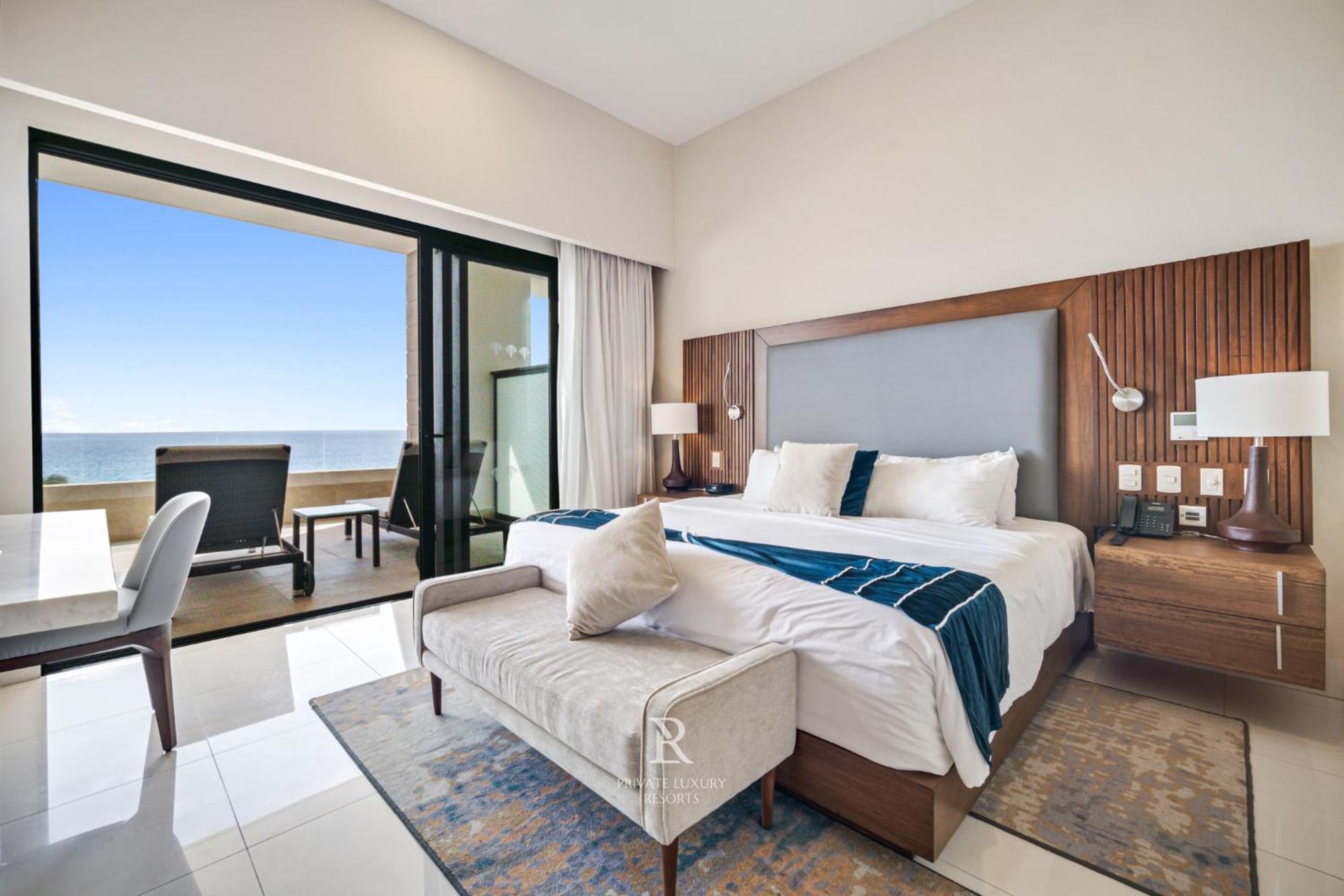 Three Bd Ocean Front Lockoff - La Valencia Resort