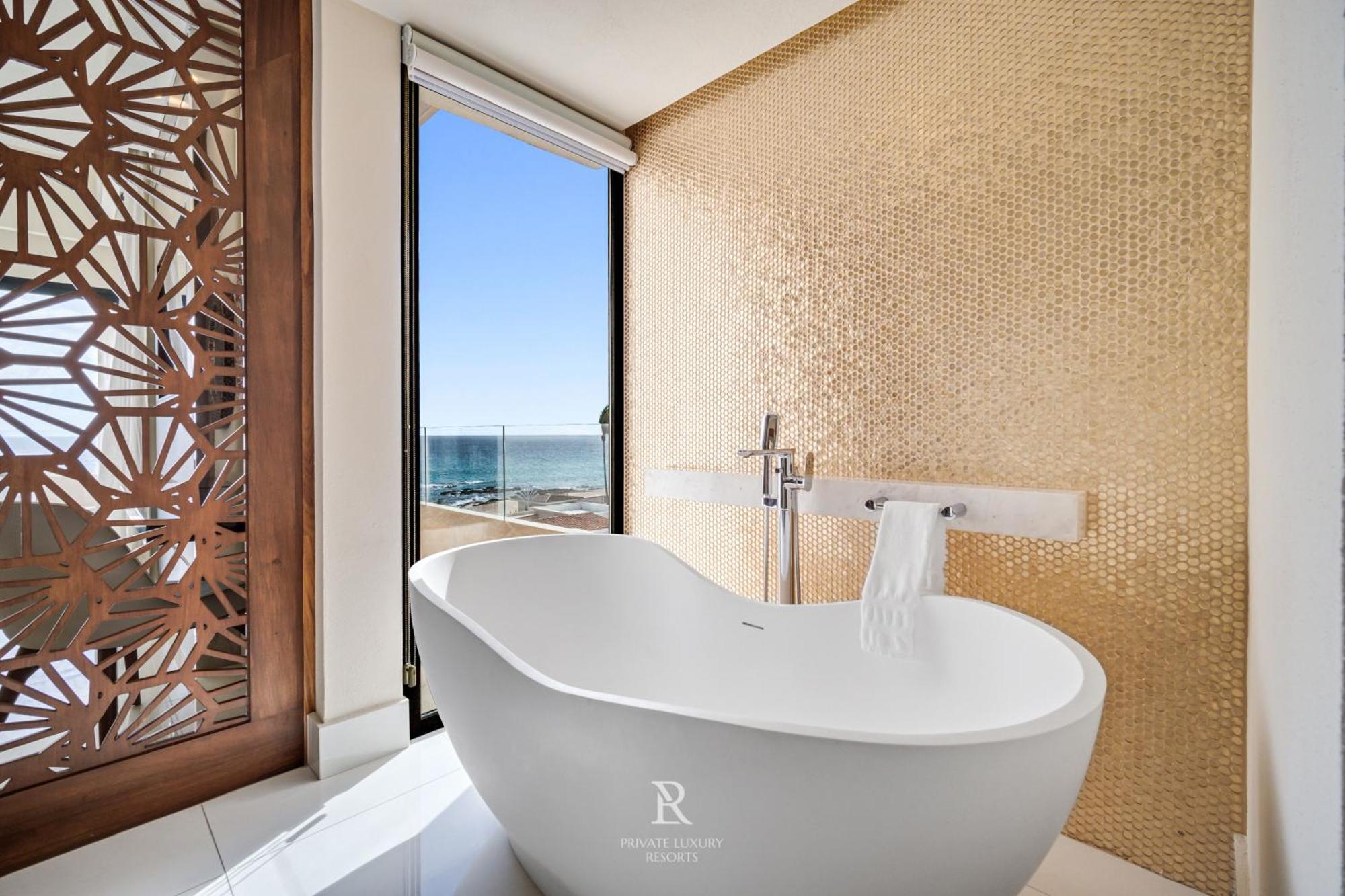 Resort Junior Ocean View - La Valencia *