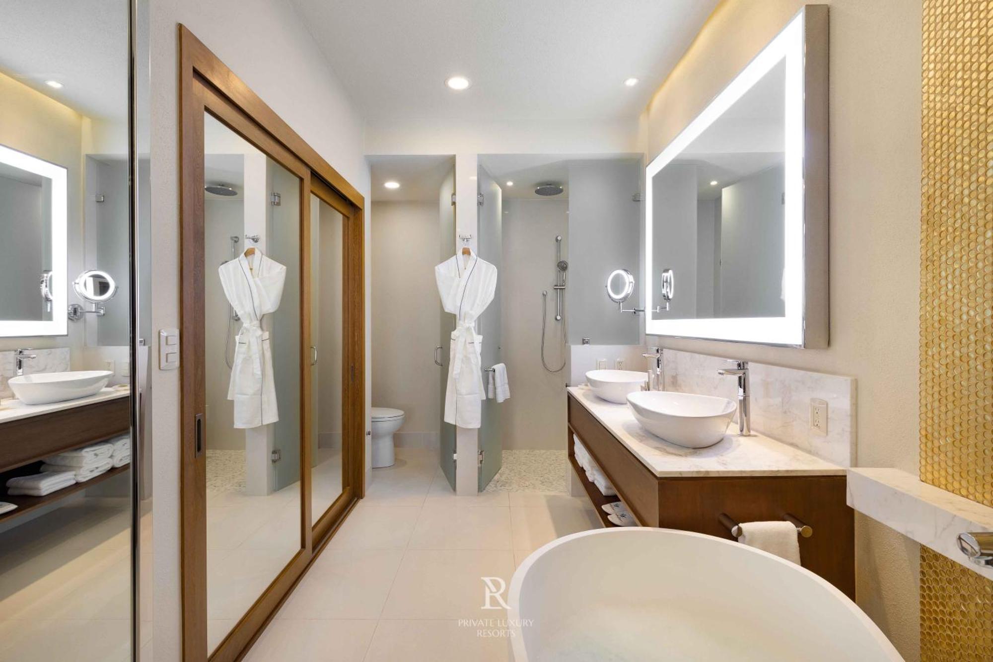 Two Bedroom Pool View - La Valencia * Cabo San Lucas