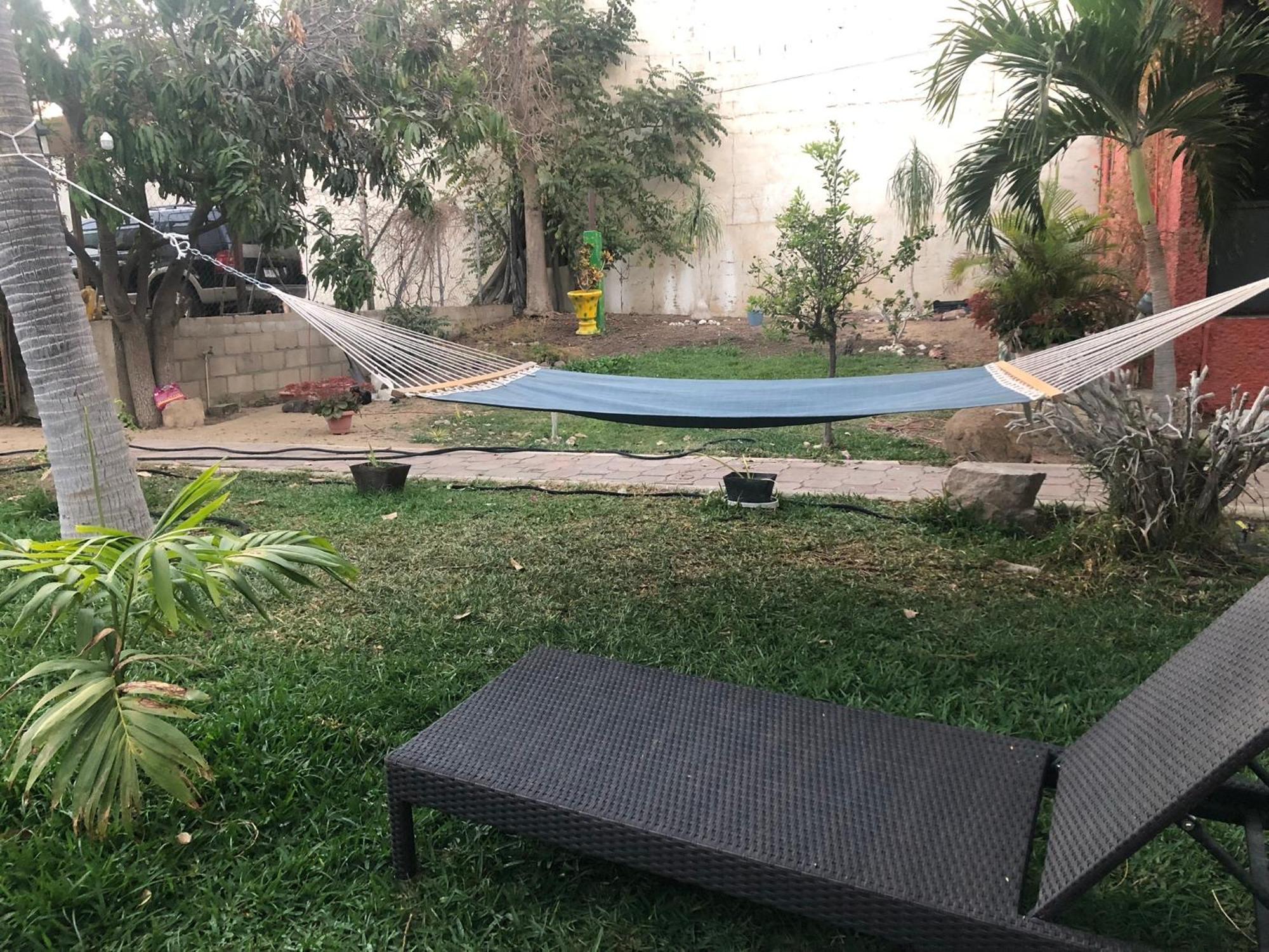 Guest house Bungalow And Surf *