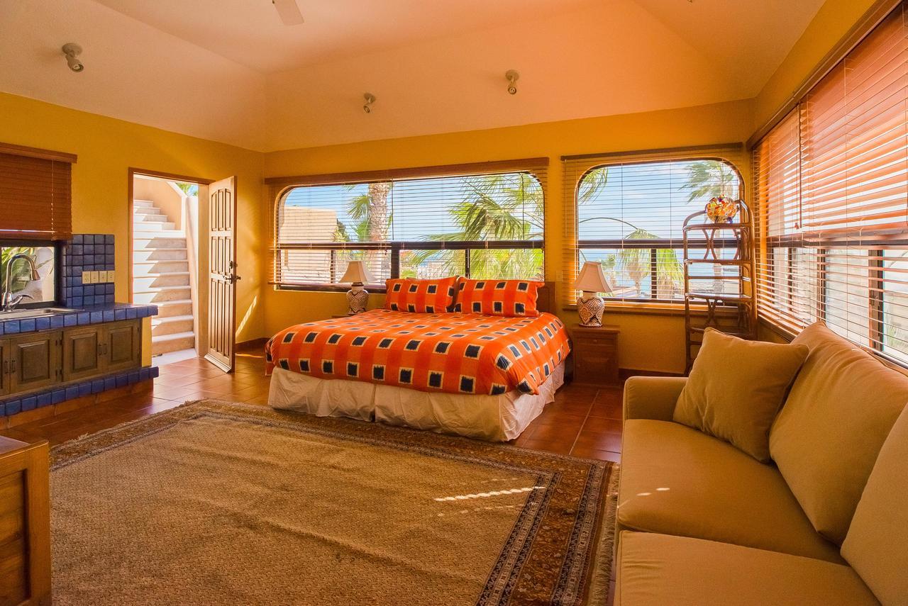 Private Retreat With Large Pool Deck At Isla Villa *