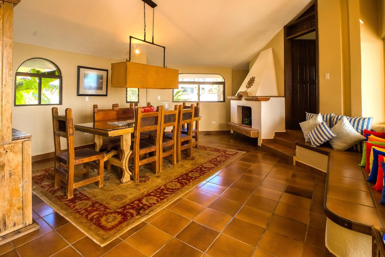 Private Retreat With Large Pool Deck At Isla