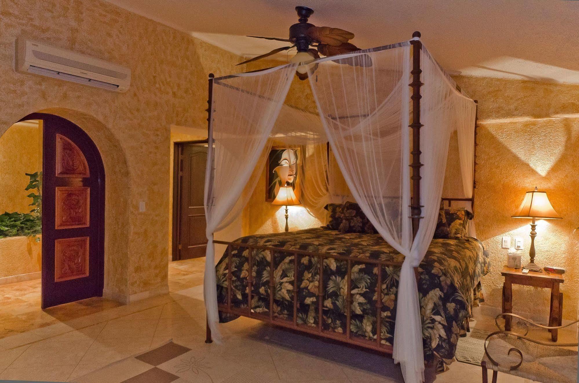 Hotel De La Luz Cabo San Lucas