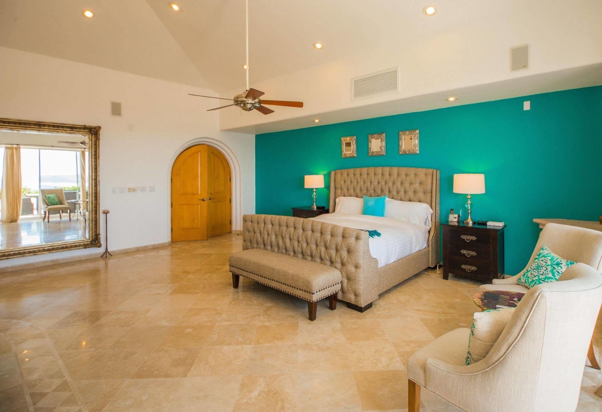 Leonetti Cabo San Lucas