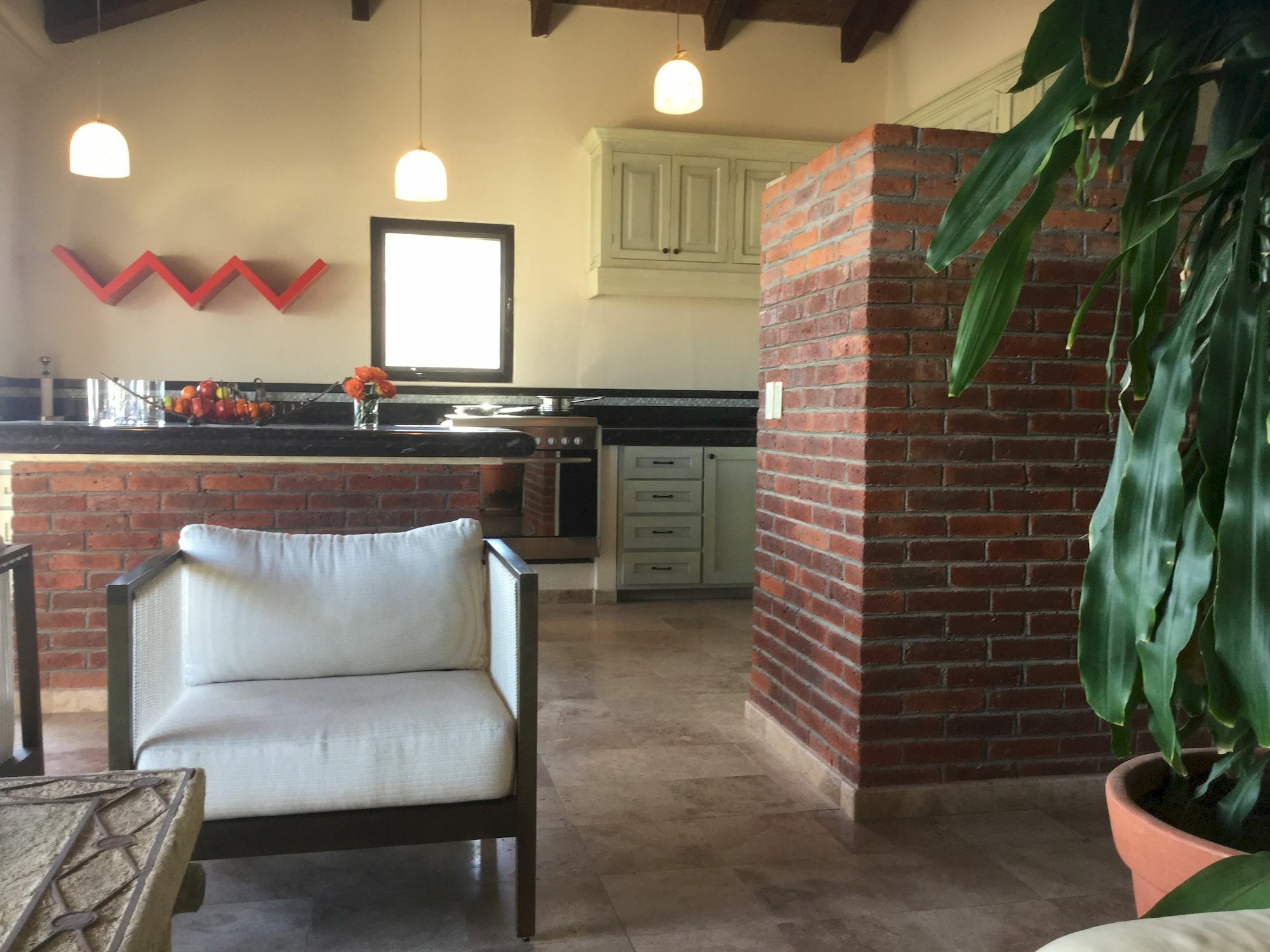 Sunrise Cove Luxury Penthouse Apartment *