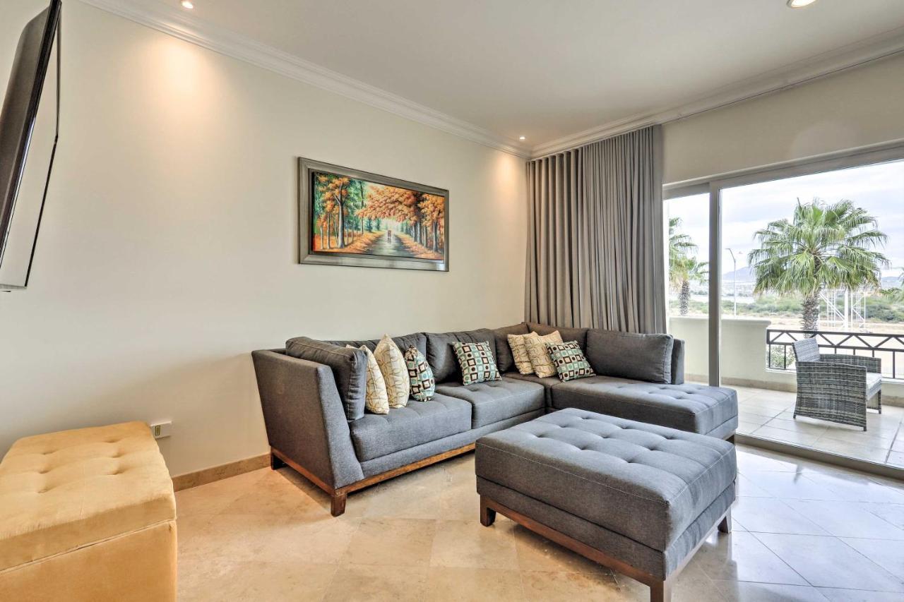 Modern With Jetted Tub, Balcony And Ocean View! Apartment