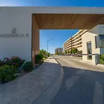 Luxurious 2Br Ocean View Condo With Terrace