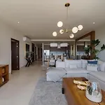 Luxurious New 3Br Condo With Ocean And Arch Views