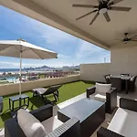 Luxurious New 3Br Condo With Ocean And Arch Views