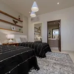 Luxurious New 3Br Condo With Ocean And Arch Views