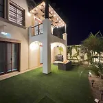 Familyhome, Private Hottube&Garden, Medanobeach10Min