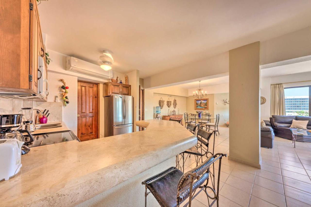 Apartment In Plaza Nautica Less Than 1 Mile To The Arch! *
