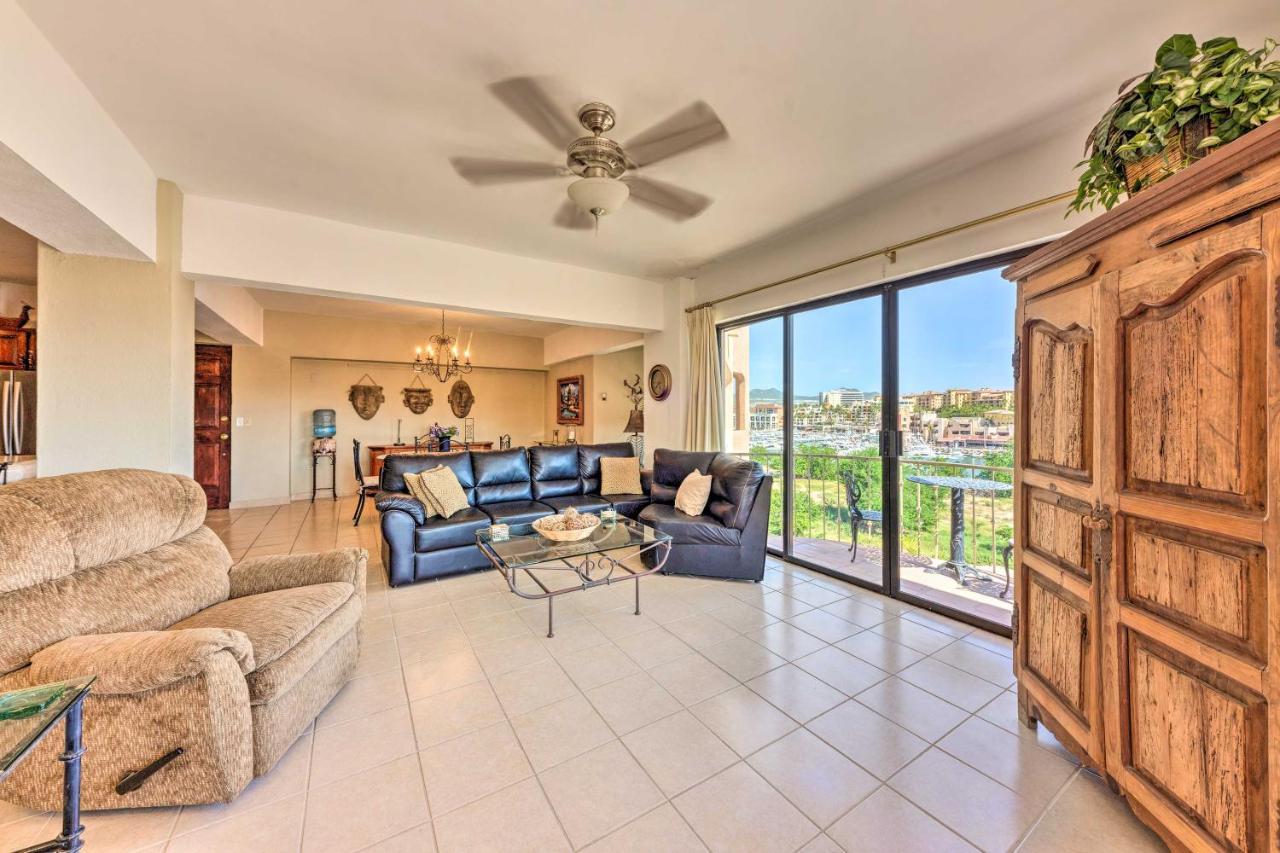 Apartment In Plaza Nautica Less Than 1 Mile To The Arch!