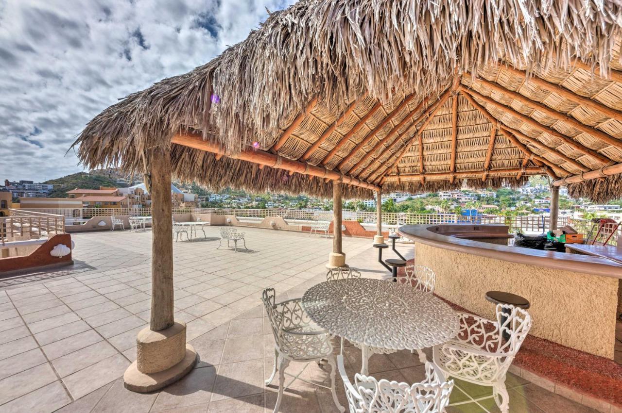 In Plaza Nautica Less Than 1 Mile To The Arch! Apartment