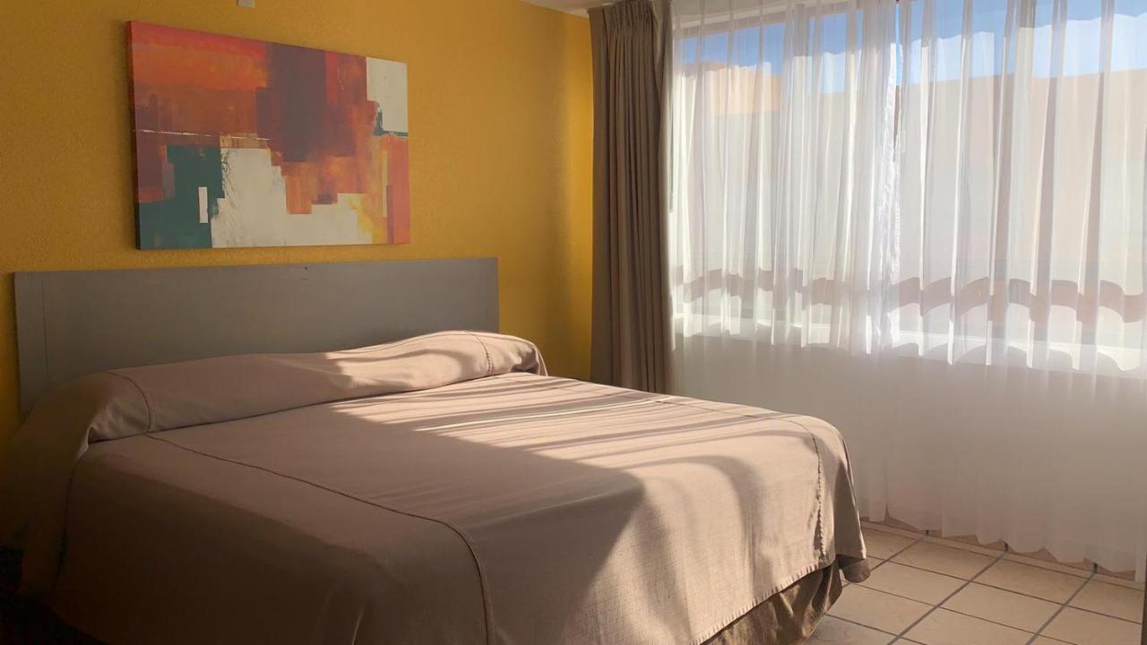 Sunrock & Hotel Cabo San Lucas