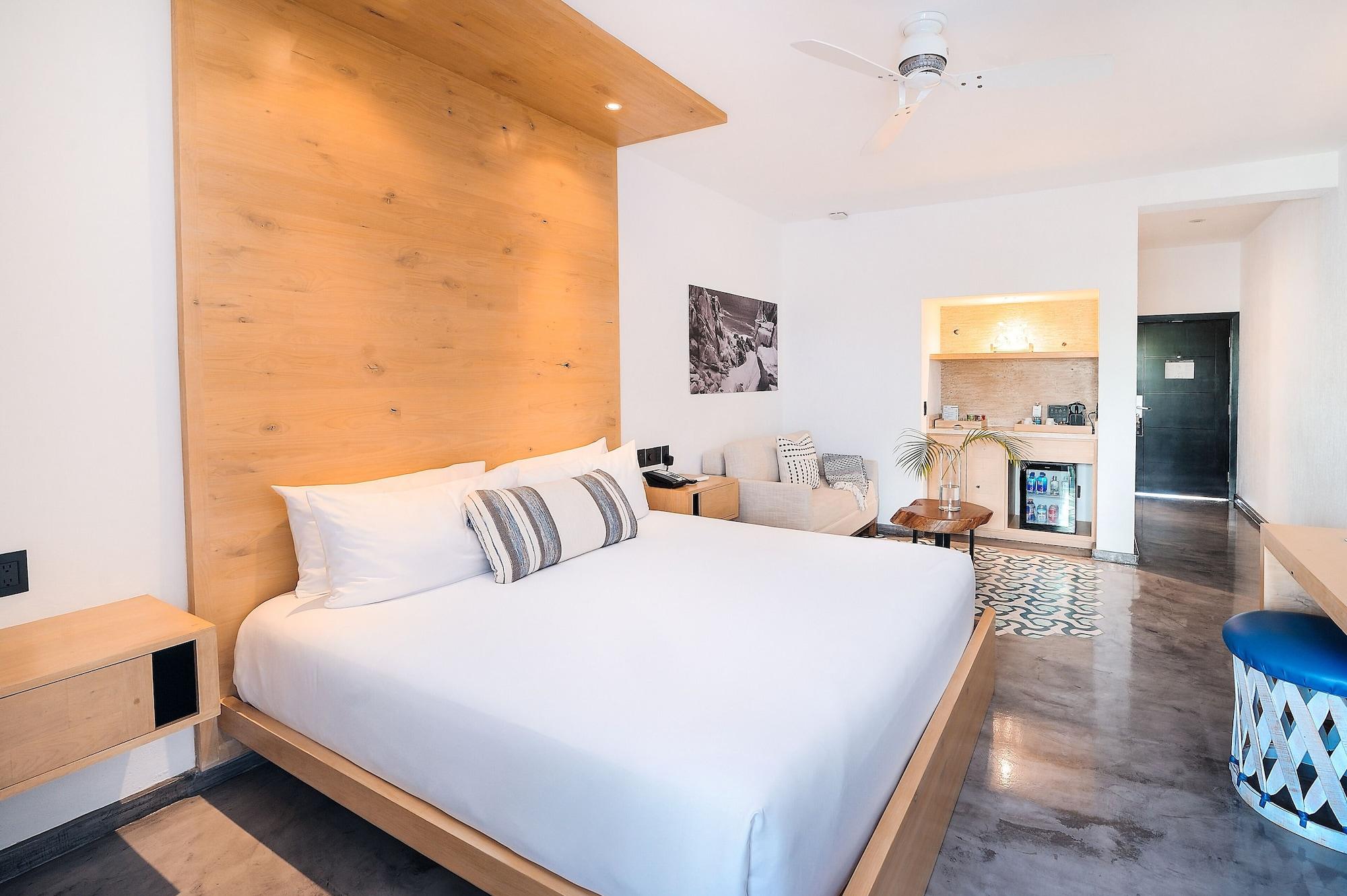 Bahia & House Hotel 4*