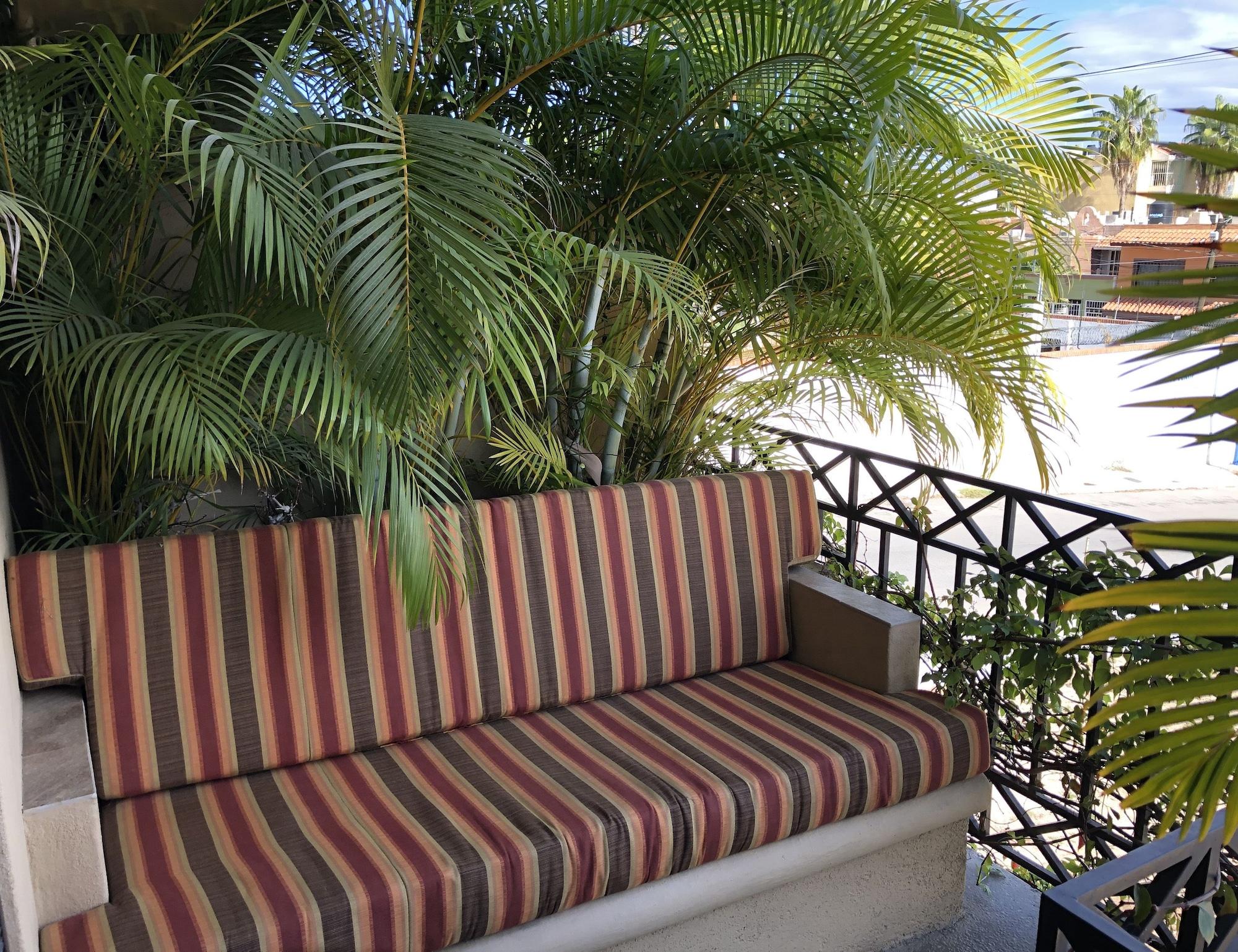 Cabo Vista Apartahotel