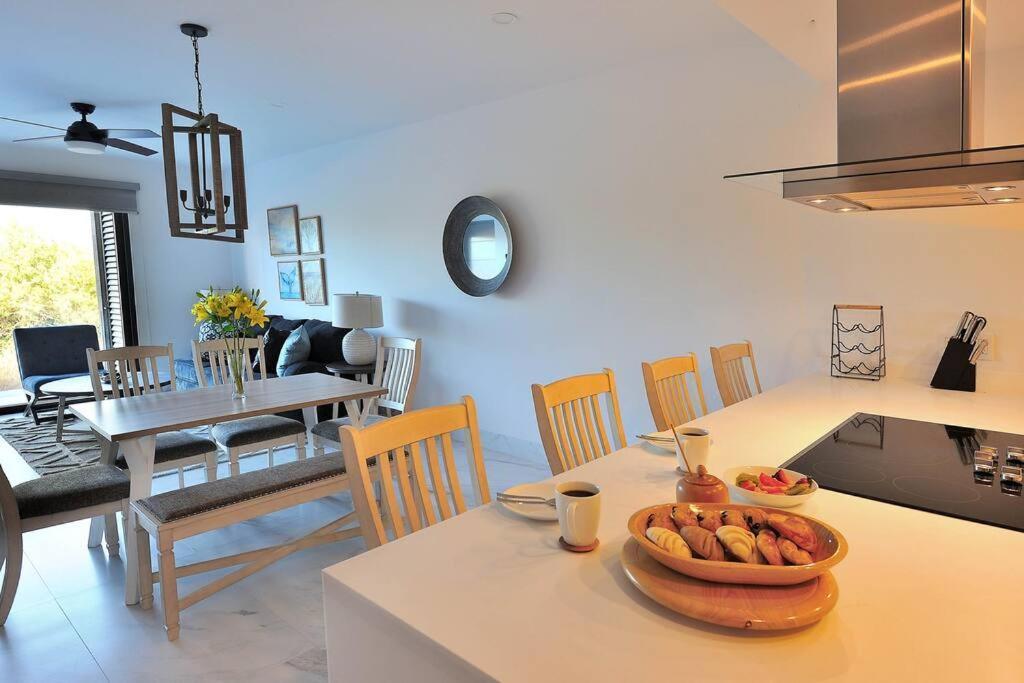 Great Location 2bd 2bth Walking Distance To Medano Apartment