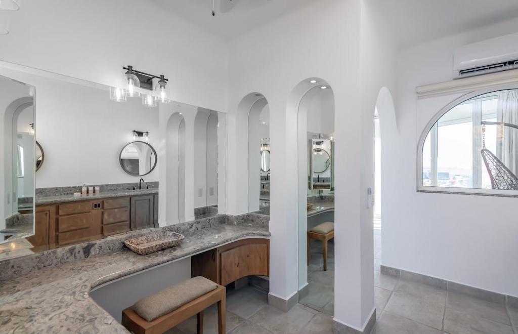 The One And Only Pedregal Hollywood House