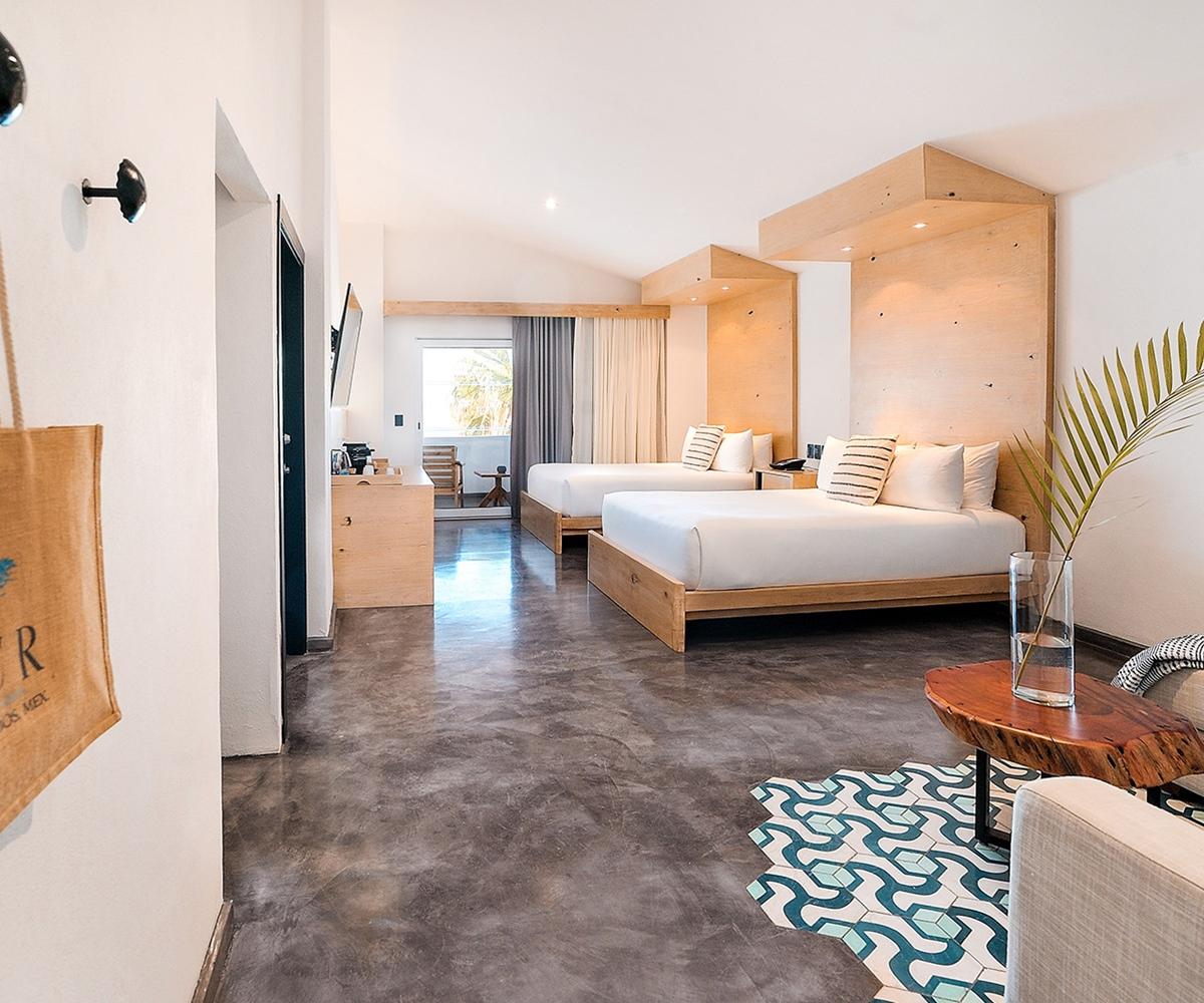 Bahia & House 4*