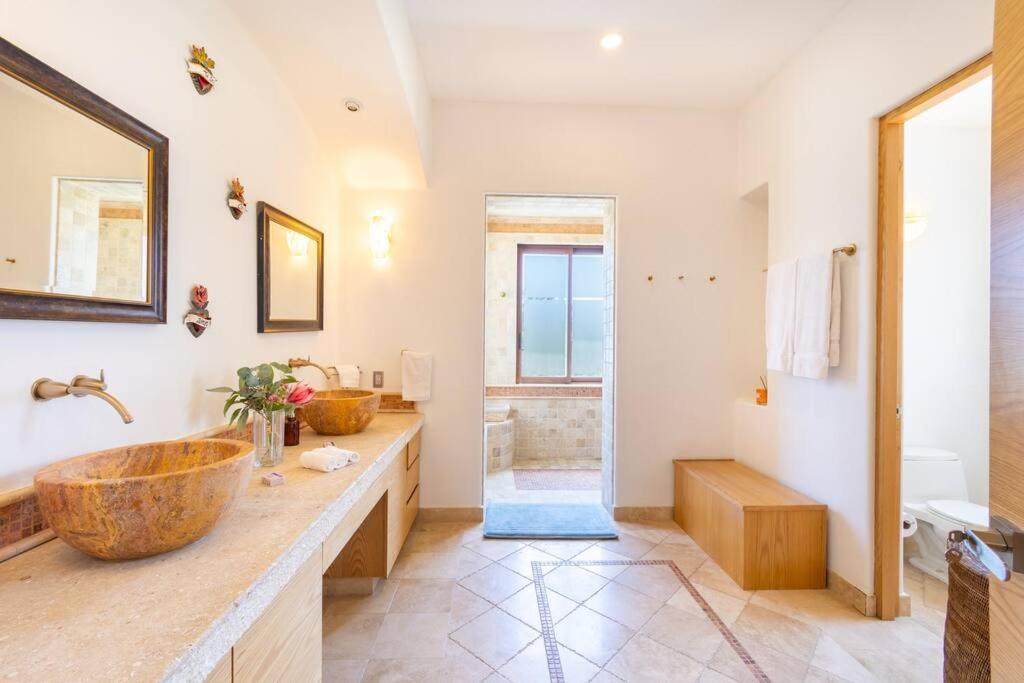 Fully Staffed At An Incomparable Rate! Villa Cabo San Lucas