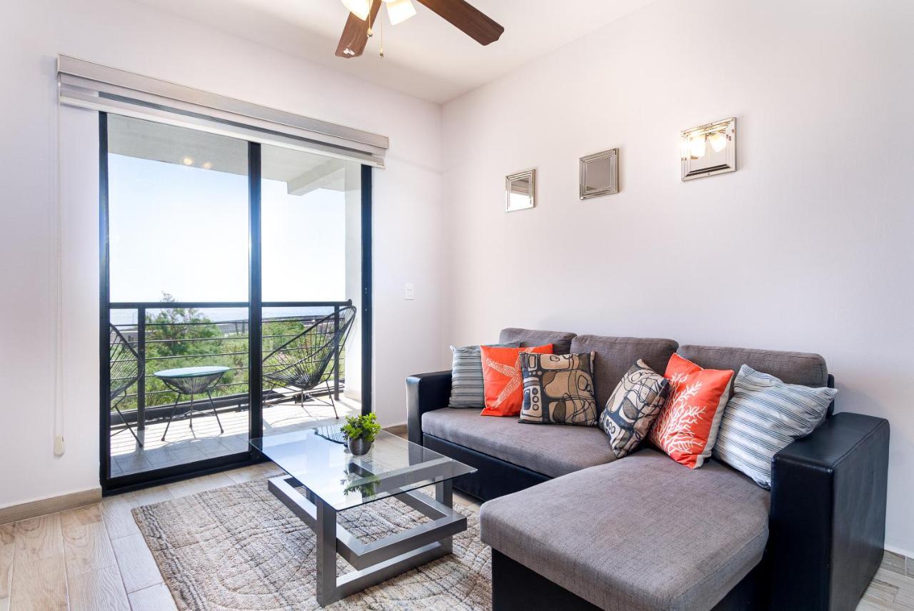Stunning 2 Bedroom, 2 Bathroom Just A 5 Minute Drive To The Apartamento