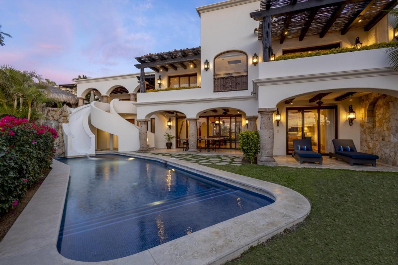 Villa Luxury 7-bd Hacienda-style With Butler & Staff