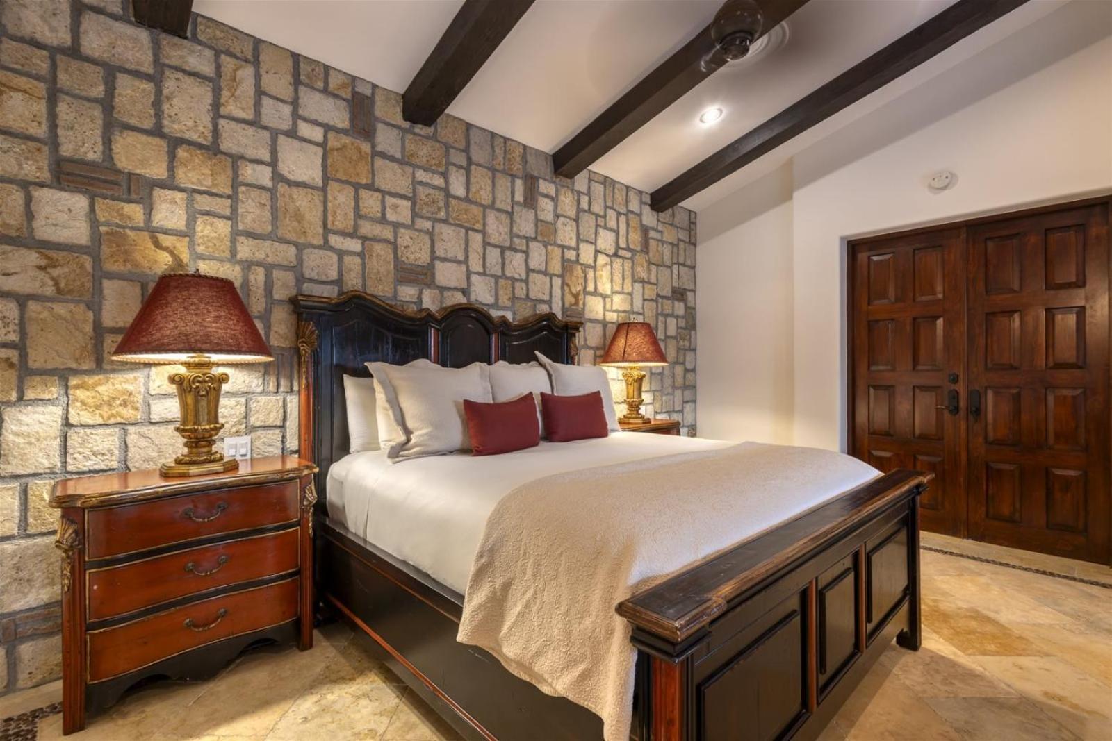 Luxury 7-bd Hacienda-style With Butler & Staff Villa *
