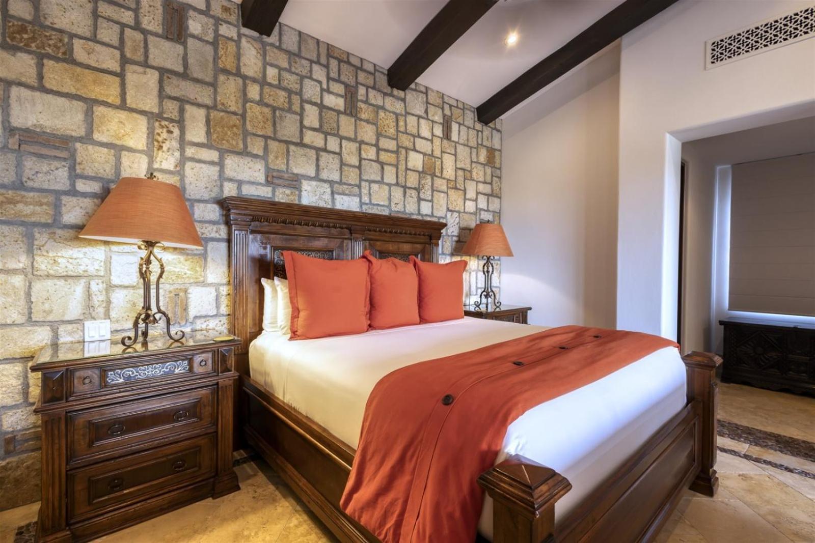 Villa Luxury 7-bd Hacienda-style With Butler & Staff *